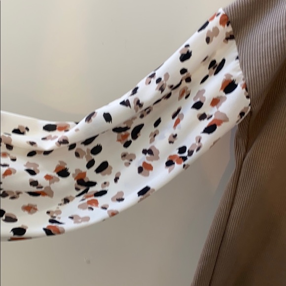 Beautiful top - Picture 2 of 3